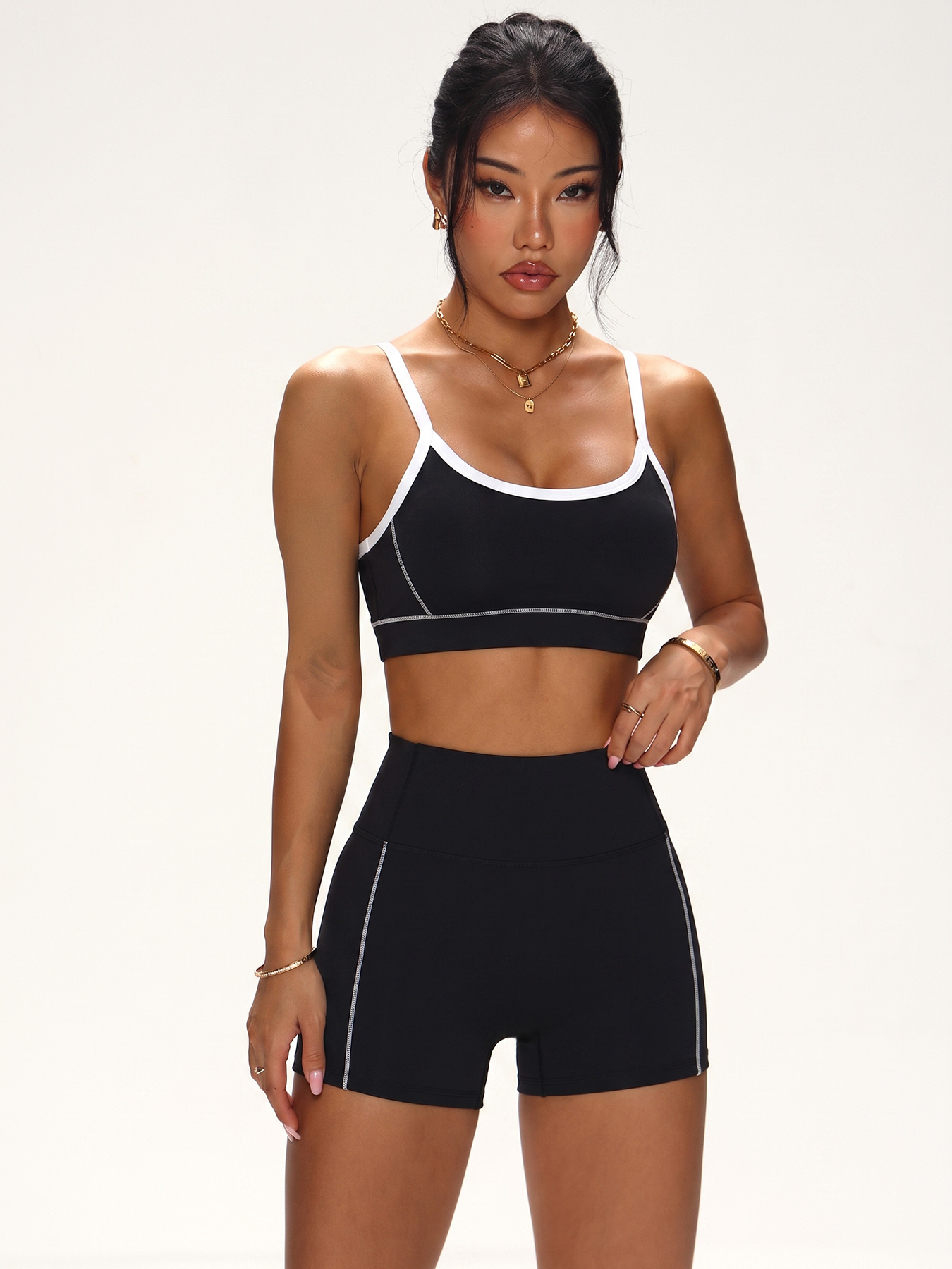 Бесшовный спортивный комплект  – обзор и цена Aquatic Sports Bra